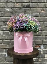Цветочная композиция из Гипсофила и Розы в шляпной коробке в Переволоцкий