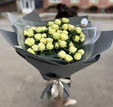 Букет Белые кустовые розы Солинеро в Переволоцкий