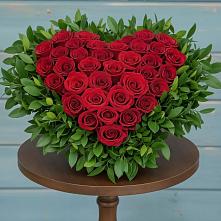 Цветочная композиция из Розы в виде сердца в Переволоцкий