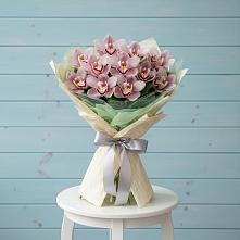 Букет цветов из:  Орхидеи и Розы #REPLACE_PRED# Переволоцкий