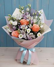 Букет цветов из:  Лизиантусы, Розы, Альстромерии и Гипсофила в Переволоцкий