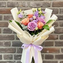 Букет цветов из:  Лизиантусы и Розы в Переволоцкий