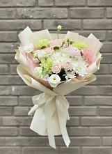 Букет цветов из:  Гвоздики, Розы, Лизиантусы и Хризантемы в Переволоцкий